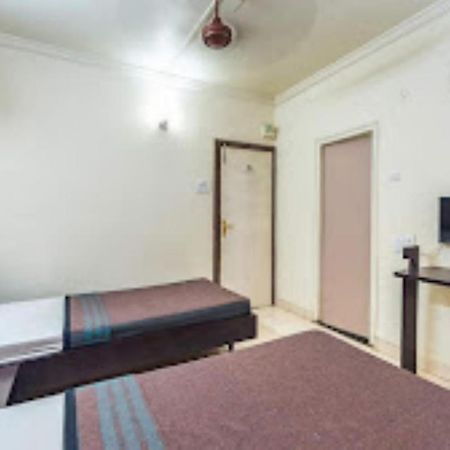 Hotel Abhishek ,Nashik Εξωτερικό φωτογραφία