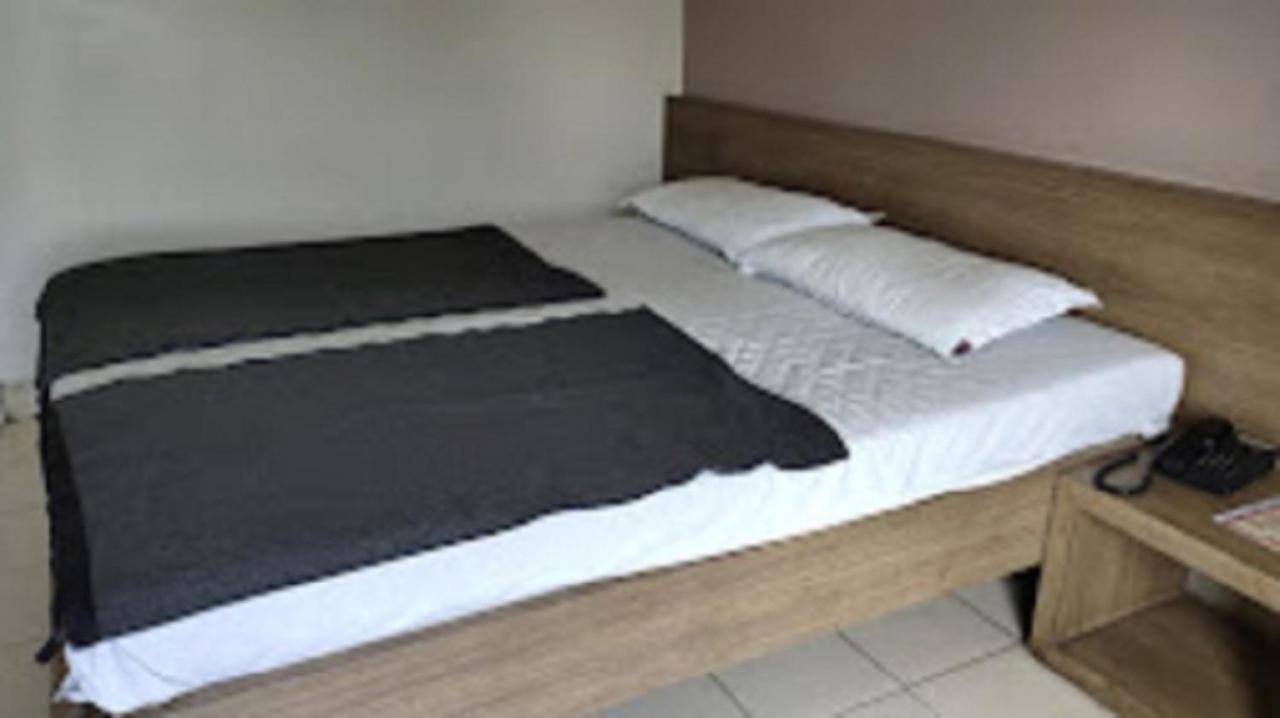 Hotel Abhishek ,Nashik Εξωτερικό φωτογραφία