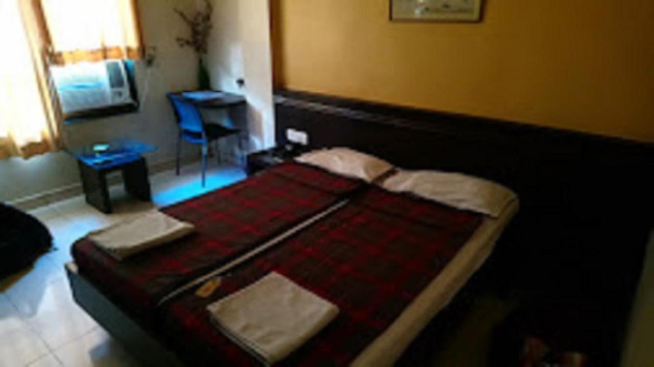 Hotel Abhishek ,Nashik Εξωτερικό φωτογραφία